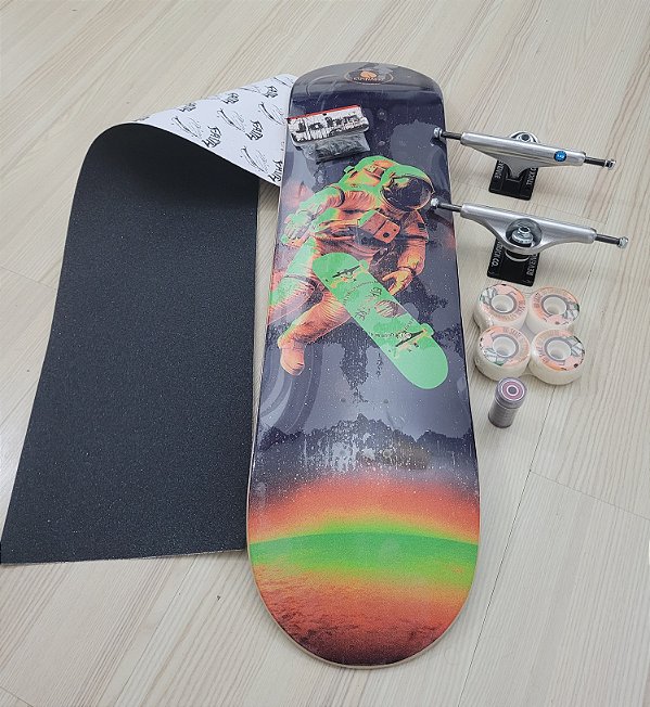 SKATE PROFISSIONAL COMPLETO - SHAPE 8.25 - RODAS 56MM
