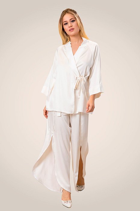 Pijama comprido de mangas três quartos em viscose acetinada pesada (seda) da linha JOSEY