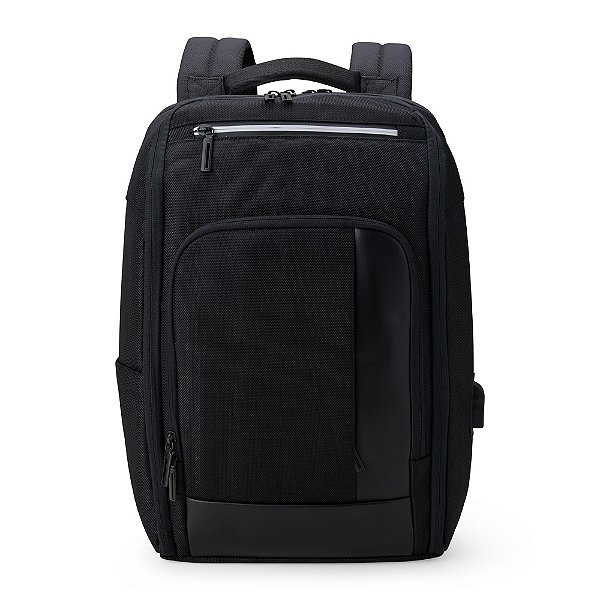 Mochila personalizada para brinde em Nylon 23 litros com detalhes em couro sintético e USB