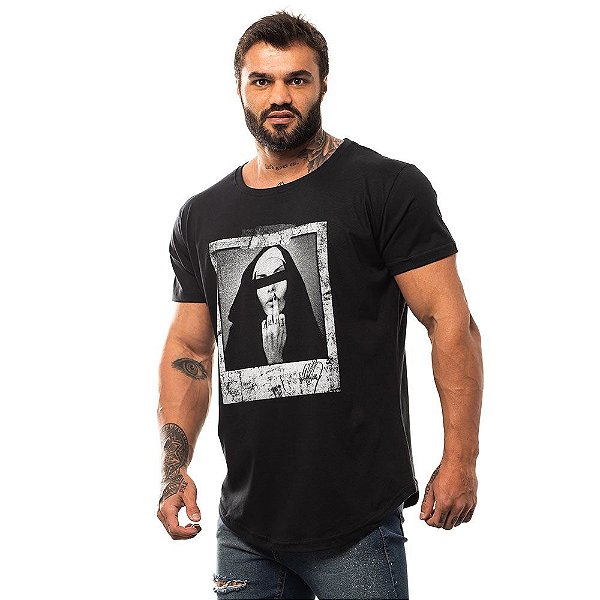 Camiseta Longline Masculina MXD Conceito Limitada Base Freira Gesto Obsceno Censurado