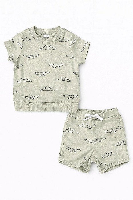 CONJUNTO MENINO CARTERS 2 PEÇAS CAMISETA E BERMUDA MOLETINHO VERDE JACARÉ