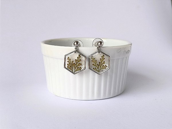 Brincos formato hexágono com renda portuguesa