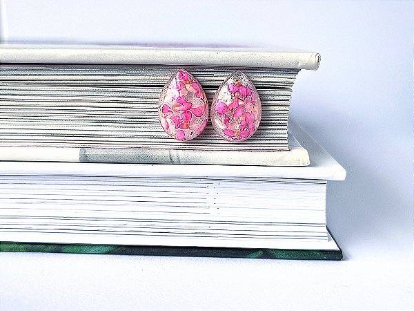 Brinco gota com pétalas de sempre viva pink e rosê