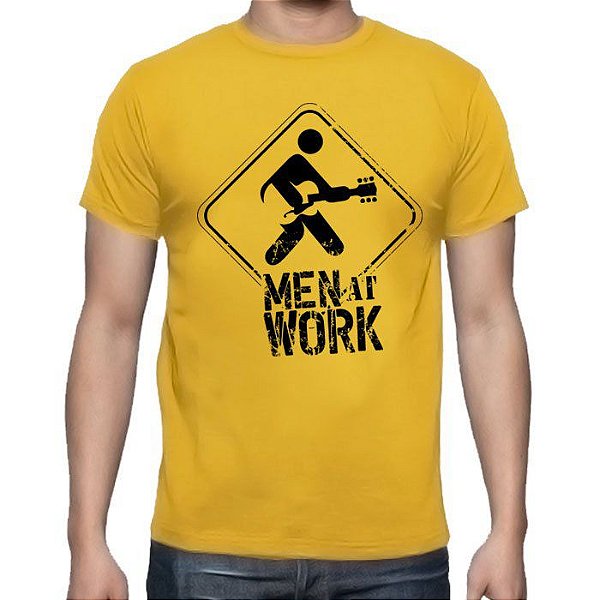 Camiseta rock Men at Work tamanho adulto com mangas curtas na cor mostarda premium