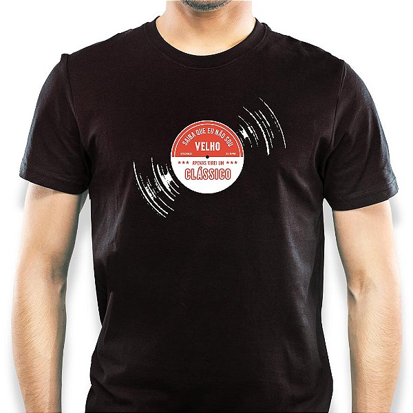 Camiseta rock premium Virei um Clássico 2.0 tamanho adulto com mangas curtas na cor preta masculina