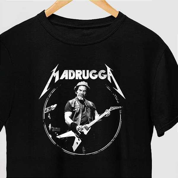 Camiseta Rock Madruga Metaleiro Premium tamanho adulto com mangas curtas na cor preta
