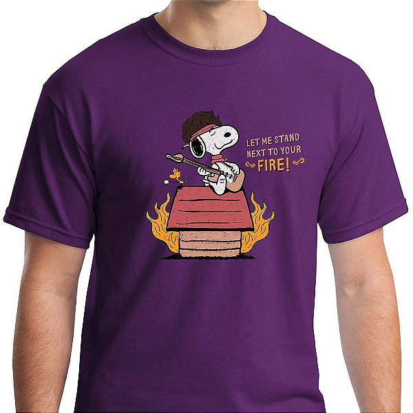 Camiseta rock Snoopy Hendrix na cor roxa com mangas curtas masculina