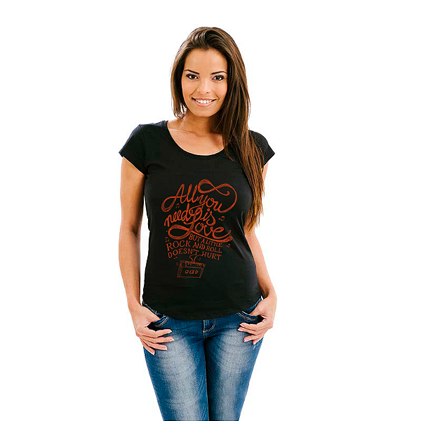 Oferta Relâmpago - Camiseta GG Feminina Preta All You Need is Love Premium