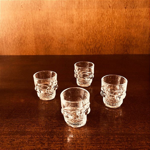Jogo 4 Copos Caveira Vidro Shot Dose Vodka Skull Tequila Bar Transparente