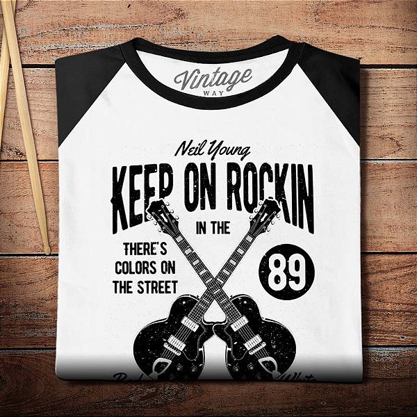 Oferta Relâmpago - Camiseta branca Raglan com mangas curtas e pretas masculina Keep On Rockin in a Free World