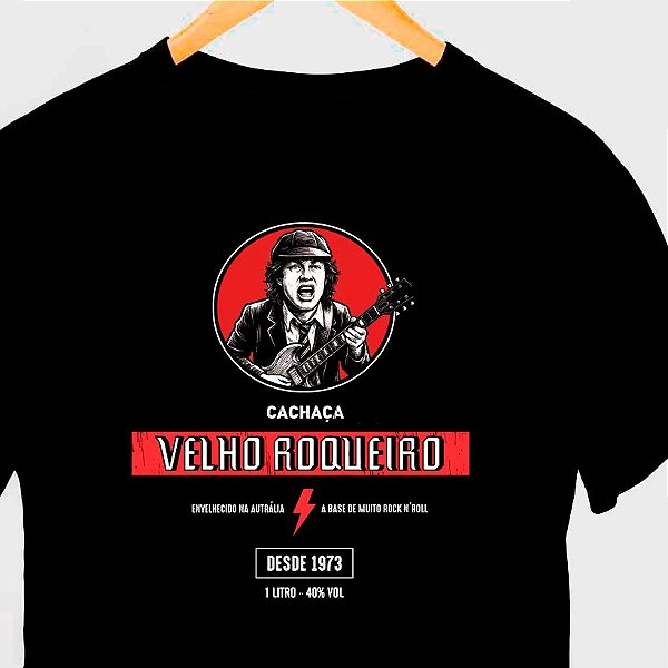 Camiseta Angus Young Velho Roqueiro na cor preta com mangas curtas premium