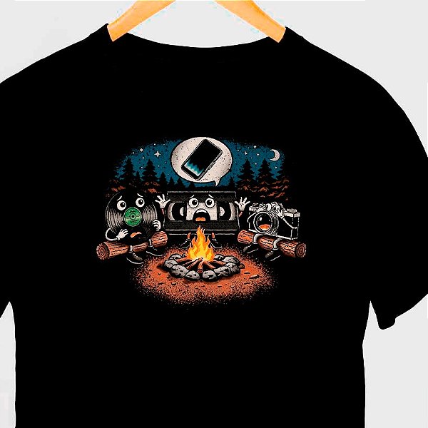 Camiseta Fear of Mobile na cor preta com mangas curtas premium