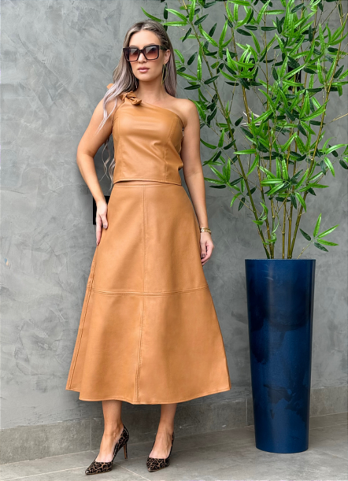 Conjunto Regata Um Ombro e Saia Godê