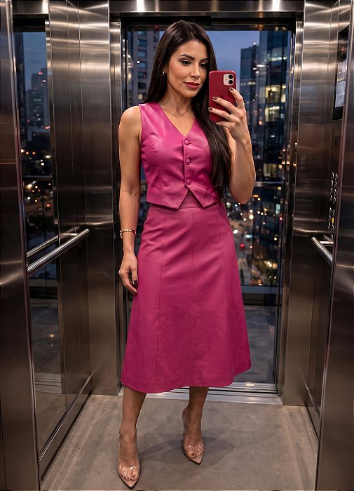 Conjunto Colete Elena e Saia Midi Paola em Couro Sintético Premium