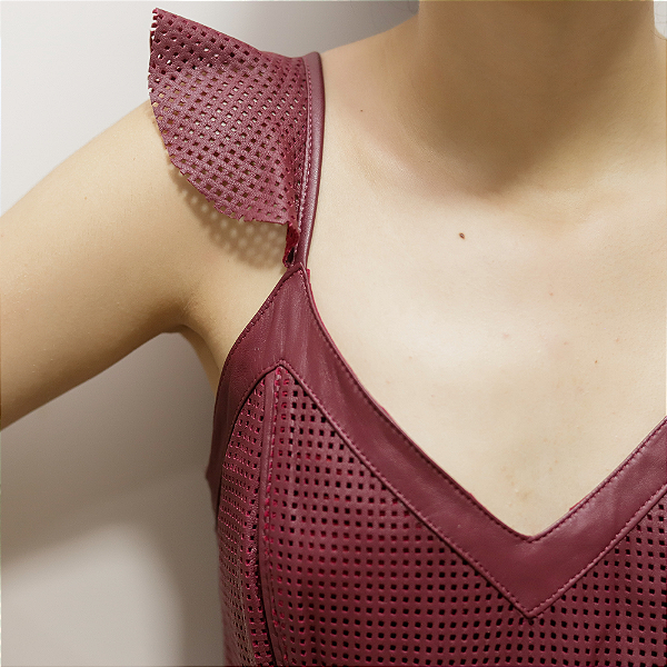 Vestido Couro Pelica Perfurado Marsala - Karine Daher