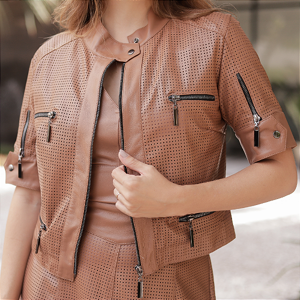 Casaqueto Couro Pelica Perfurado Cappuccino - Karine Daher