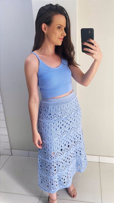 Saia midi azul claro de tricot em linha