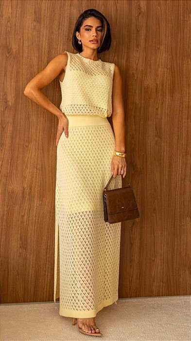 Conjunto manteiga de tricot com saia midi
