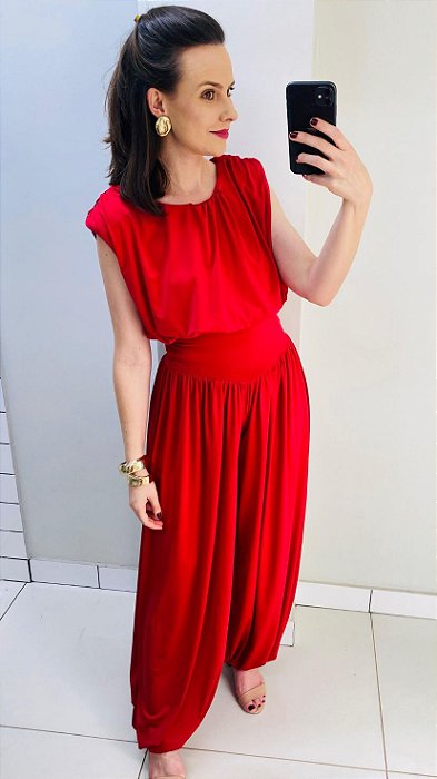 Macacão aladim vermelho com ombreiras