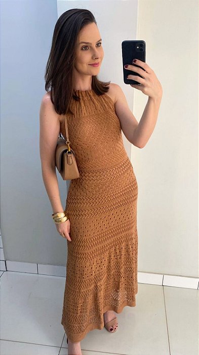 Vestido de tricot com amarração nas costas bege
