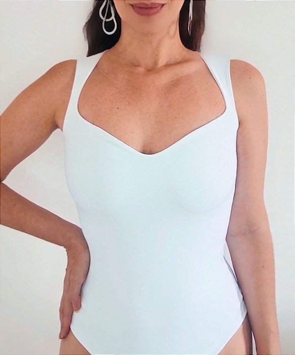 Body Branco Decote Coração - Bodysuit Feminino - Moda Consciente - LOV.  Bodys Femininos Preto e Branco