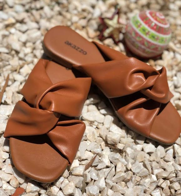 Sandália Rasteira Feminina Akazzo - Flores em Passos Calçados