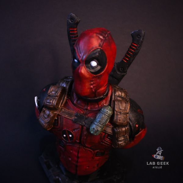 Busto  Deadpool figure action - escultura decorativa Avenger