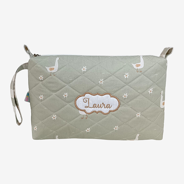 Necessaire do bebê bordada