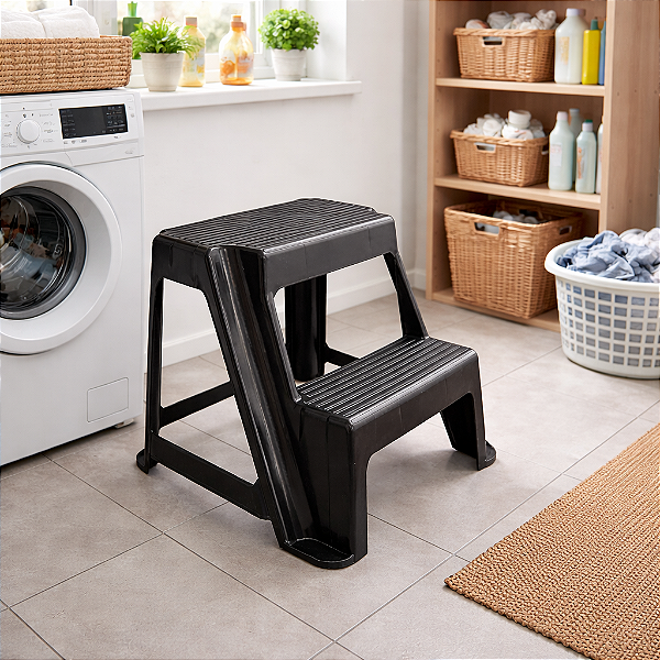 Banco 2 Degraus Preto Antiderrapante Para Uso Doméstico