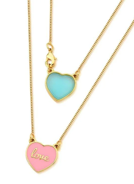 Colar Banhado a Ouro 18k com Pingente de Coração e Medalha Rosa 'LOVE'