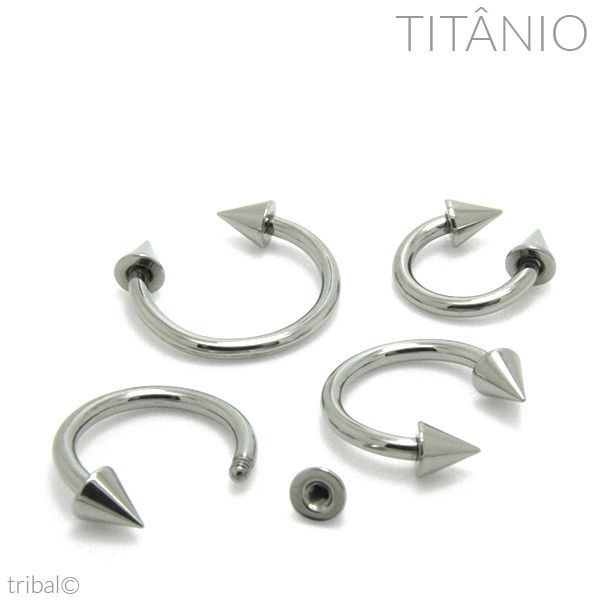 Piercing Ferradura com Spikes Titânio