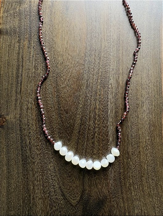 Colar de Granadas com Pérolas