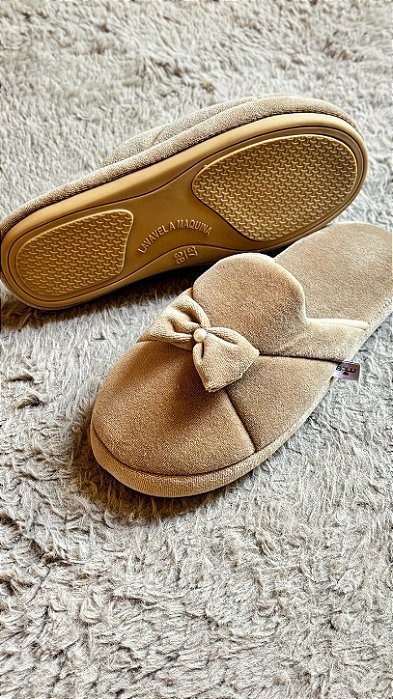 Chinelo Fechado Plush com Laco Bege 11955