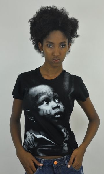 Camiseta baby look Criança Africana