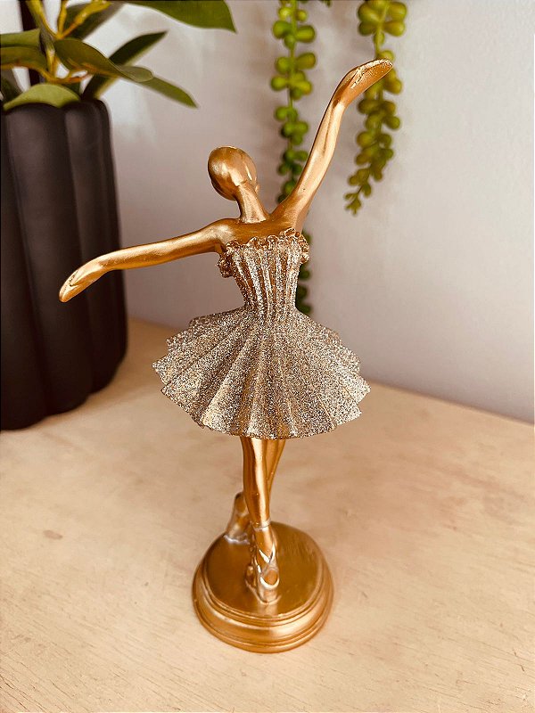 Escultura bailarina em resina
