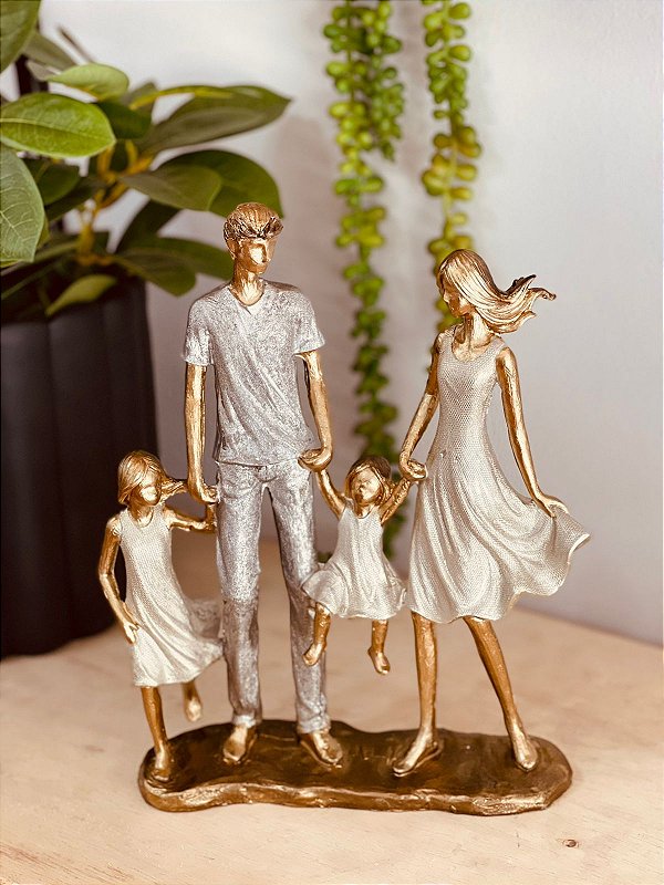 Família Decorativa - Pai, mãe e duas meninas.