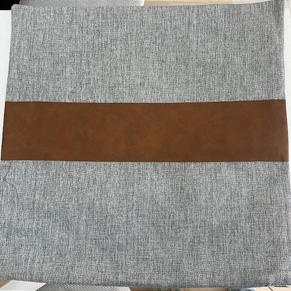 Capa para Almofada de Linho cinza com corino marrom 50cm