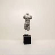 Escultura corpo homem em poliresina