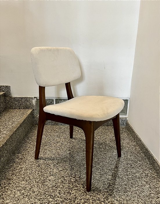 Cadeira Bergen em Suede - Punto Mobile (Mostruário de Loja)