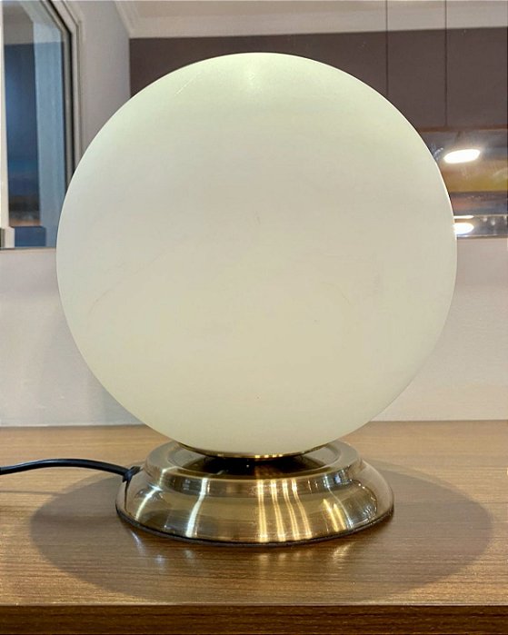 Luminária de Mesa Apuí Latão e Vidro - Breton (Novo)