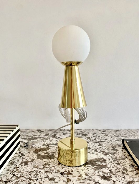 Luminária de Mesa Pivô Dourada (M9900) - Golden Art (Apartamento Decorado)