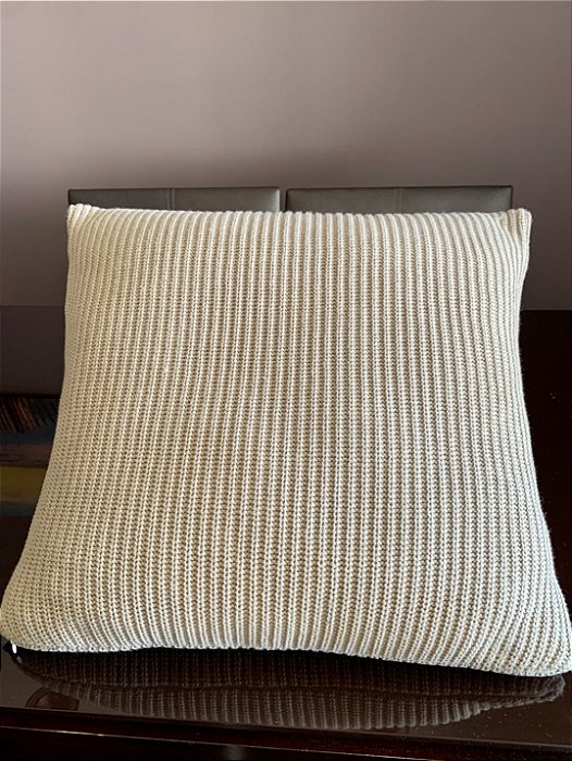Almofada Pérola em Tricot Una 50x50 - Codex Home (Apartamento Decorado)