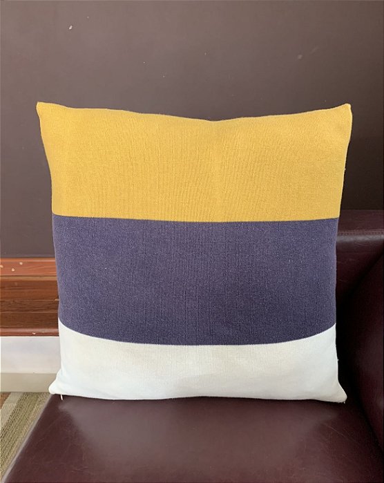 Almofada Faixa em Tricot 50x50 - Tri.Co (Apartamento Decorado)