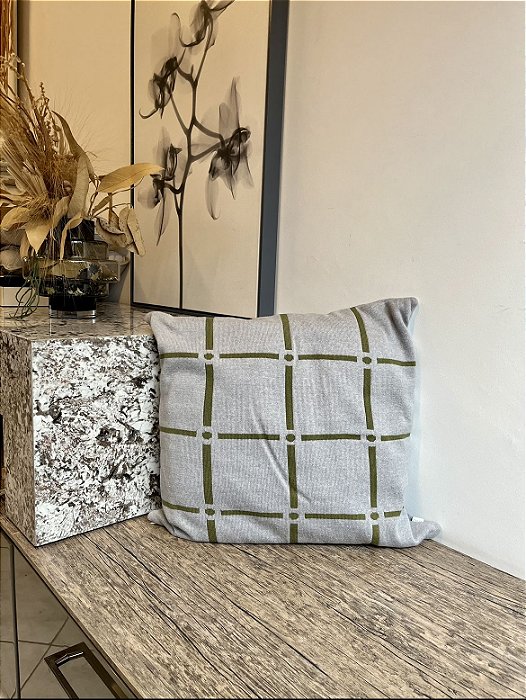 Almofada Geomêtrica em Tricot 50x50 - Tri.Co (Apartamento Decorado)