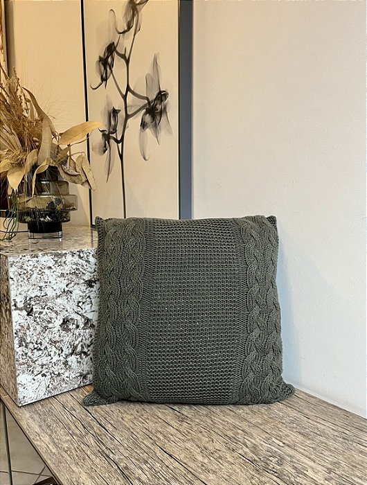 Almofada Trançada em Crochê 45x45 - Artesanal (Apartamento Decorado)