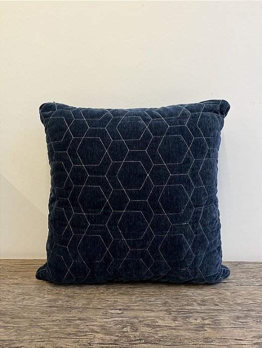 Almofada Geométrica em Camurça 45x45 - Artesanal (Apartamento Decorado)