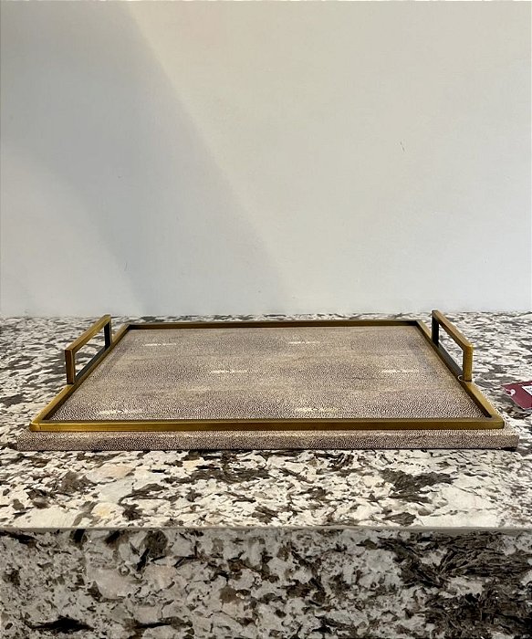 Bandeja Vitoria em Courvin (G) 43x33 - Breton (Mostruário de Loja)