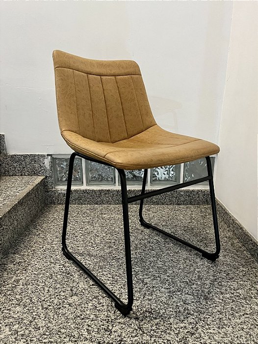 Cadeira Betânia Caramelo - Rivatti (Apartamento Decorado)