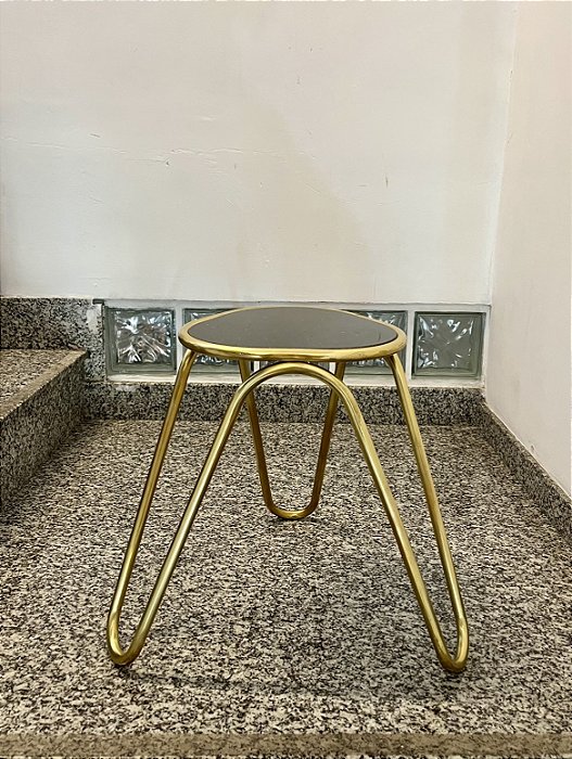 Mesa Lateral Saí com Tampo em Mármore Preto - Breton (Mostruário de Loja)