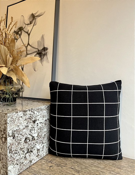 Almofada Chess Nuvem em Tricot Preta 50x50 - Codex Home (Apartamento Decorado)